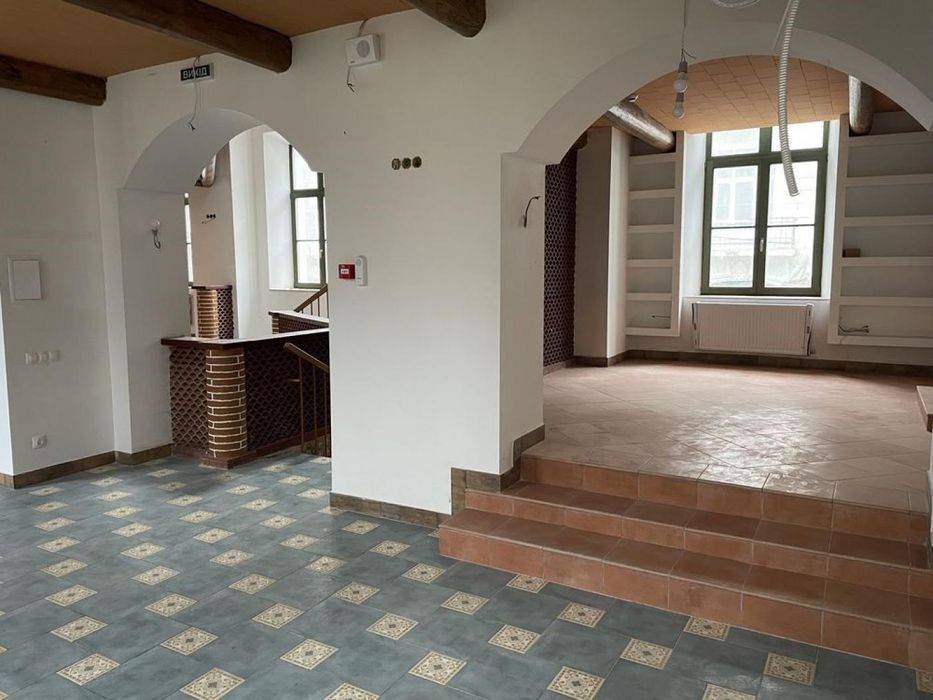 Фасадне комерційне приміщення на Ланжеронівській.