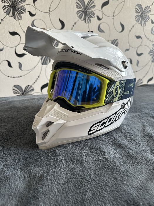 Scorpion VX-16 EVO AIR Solid White-White  Шолом шлем (срочно)