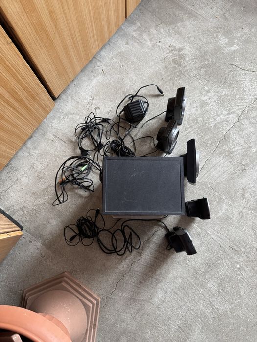 Głośniki plus tuba basowa CREATIVE