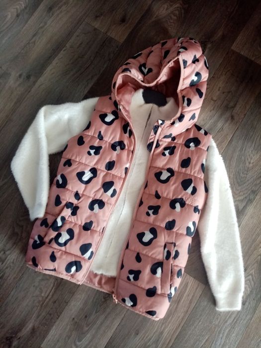 Жилетка, безрукавка