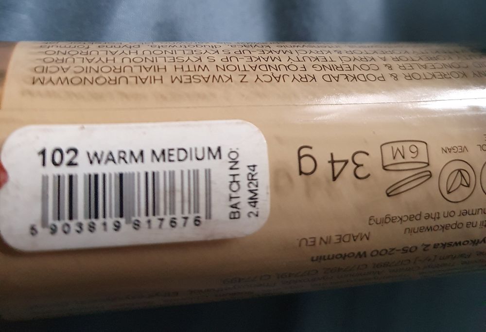 Claresa Liquid Perfection 102  Warm Medium