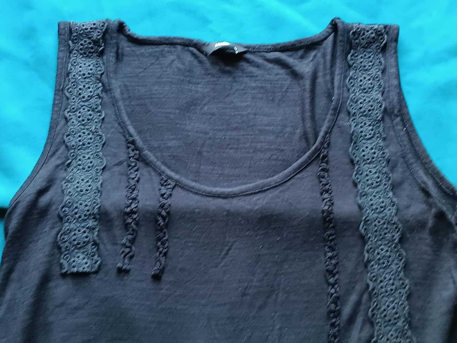 Piękna tunika z dzianiny wiskozowej  w stylu romantycznym -M/L- "M&Co"