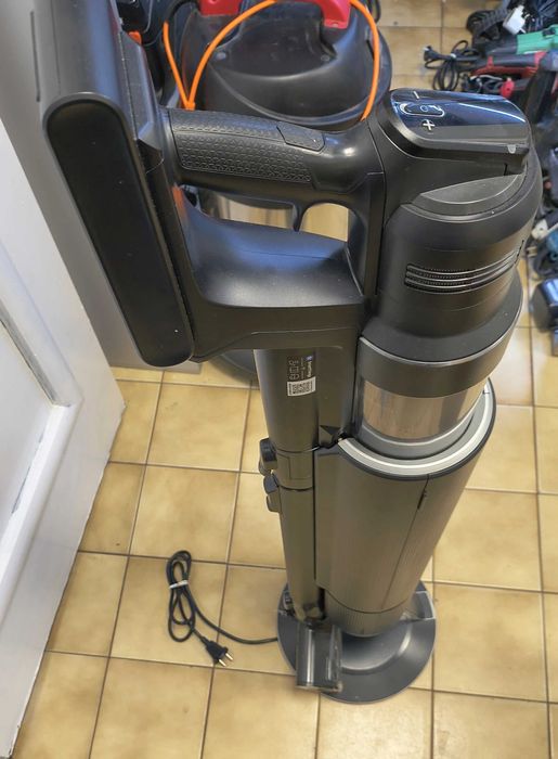 Odkurzacz pionowy Samsung BESPOKE JET AI VS28C9784QK