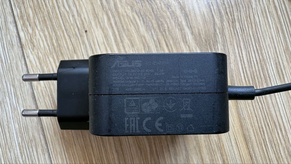 Ładowarka Asus 45W oryginalna uszkodzona