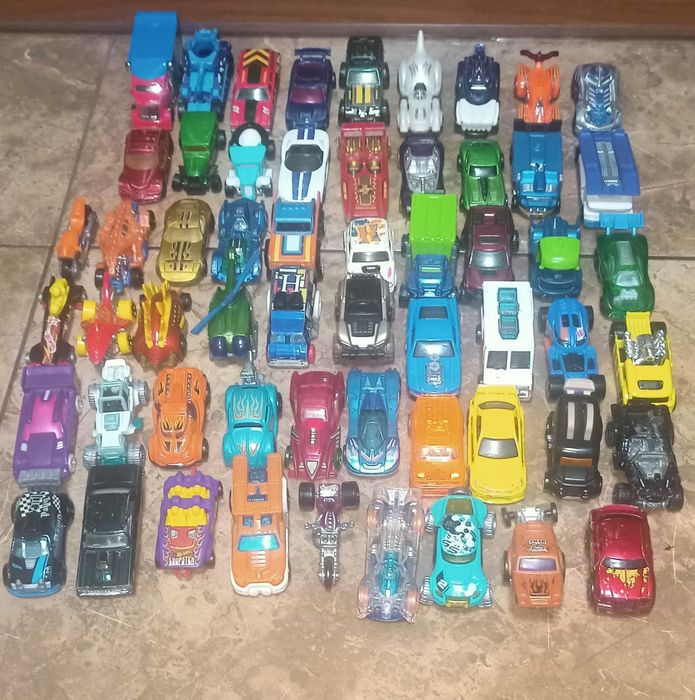 Машинки hot wheels