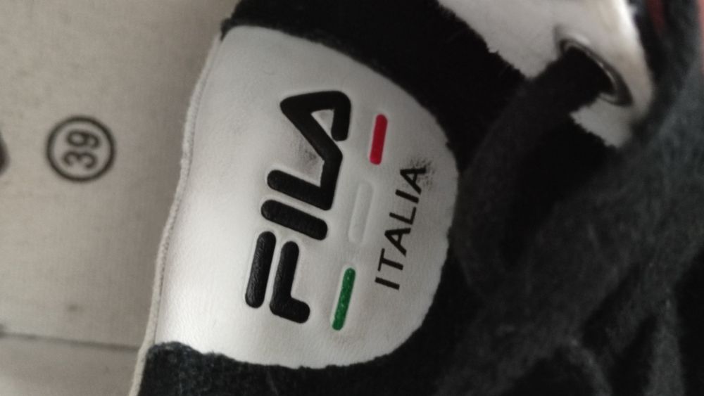 Buty tenisówki Fila czarne damskie 39