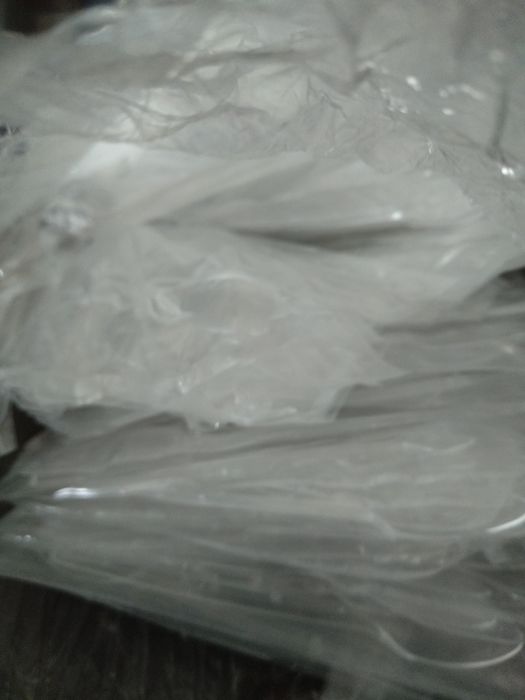 Talheres e colheres de plástico