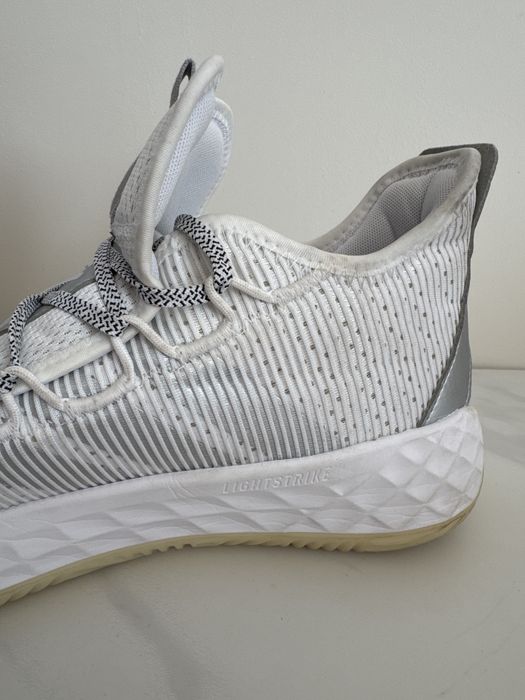 Баскетбольні кросівки adidas  48р