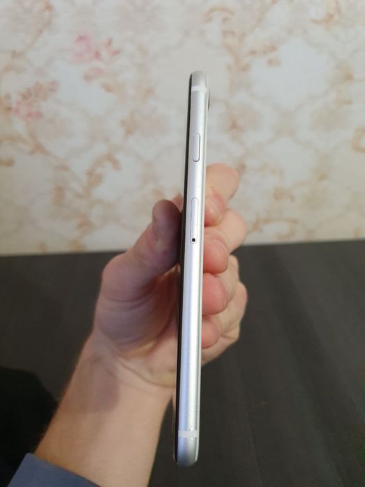 IPhone SE 2020 64GB ОПИС