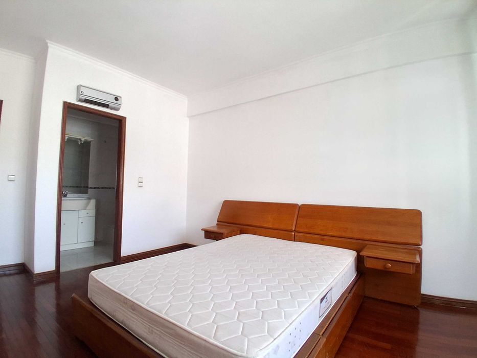 T3 Oportunidade em Samora Correia: Potencial e Sossego para a Sua Família