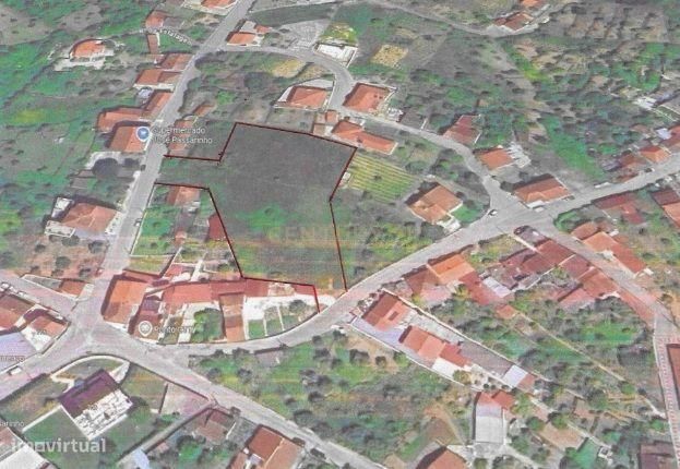 Terreno Com Projecto Aprovado Para  Edificação De Uma Erpi