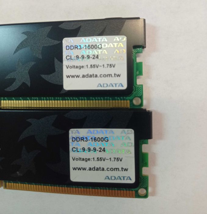 Pamięć RAM DDR-3 1600G 2x2GB ADATA Gaming Series.
