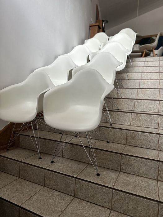 Vitra krzesło do jadalni EAMES model DAR