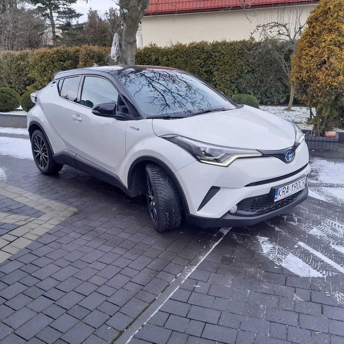 Toyota C-HR 2018 r. Hybryda niski przebieg