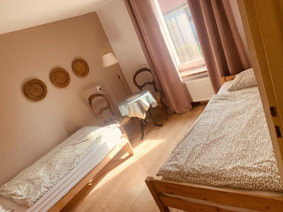 Pokoje z łazienkami dla pracowników  5 min od fabryki Mercedesa