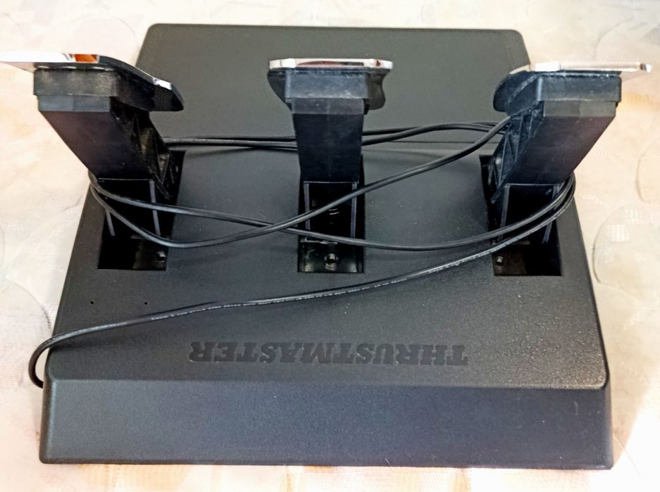 Pedais Thrustmaster T3PA