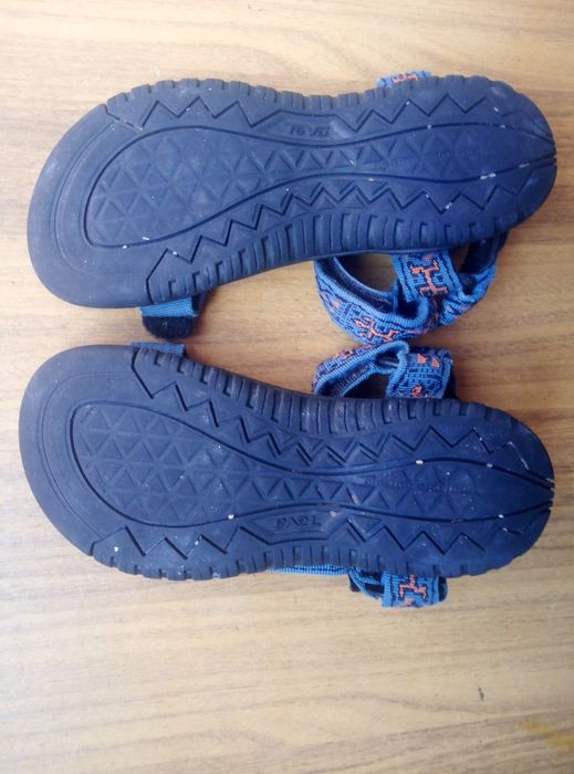 Босоніжки teva р.32