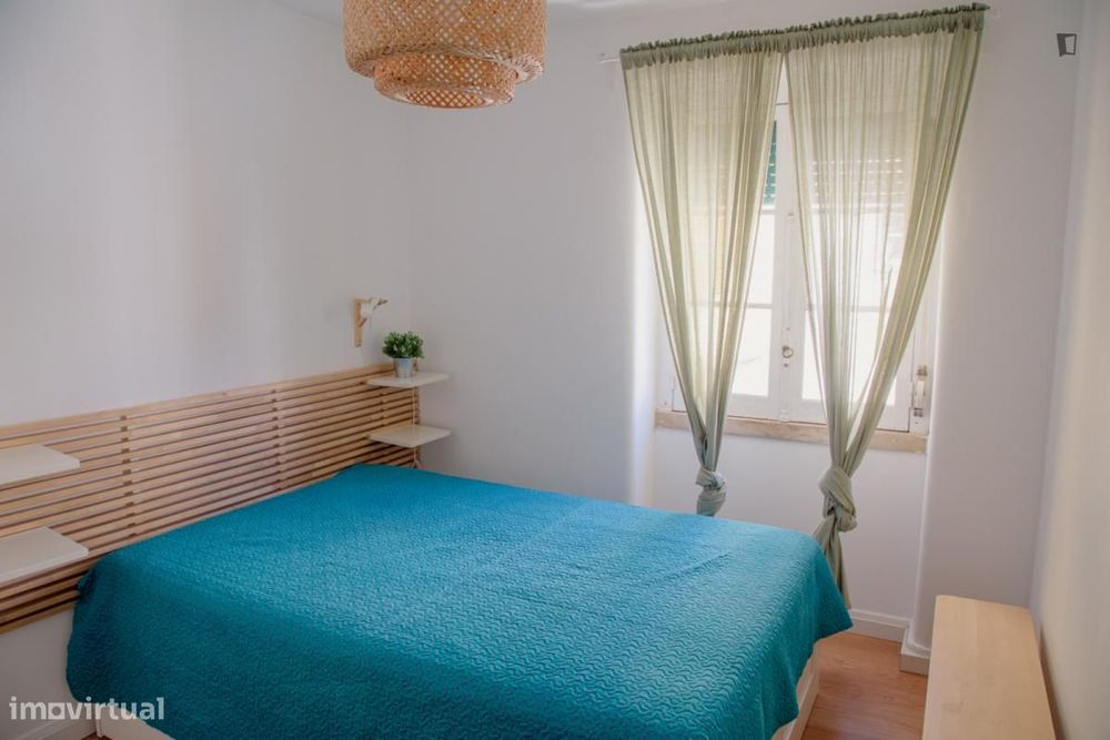 Quarto - localizado em Roma-Areeiro Lisbon