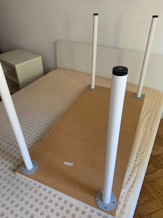 Secretária + cadeira + mesa de apoio/ cabeceira