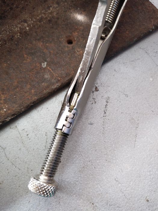 Клещи зажимные 22 см, струбцина универсальная