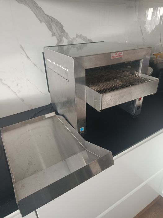 Grill/opiekacz taśmowy gastronomiczny