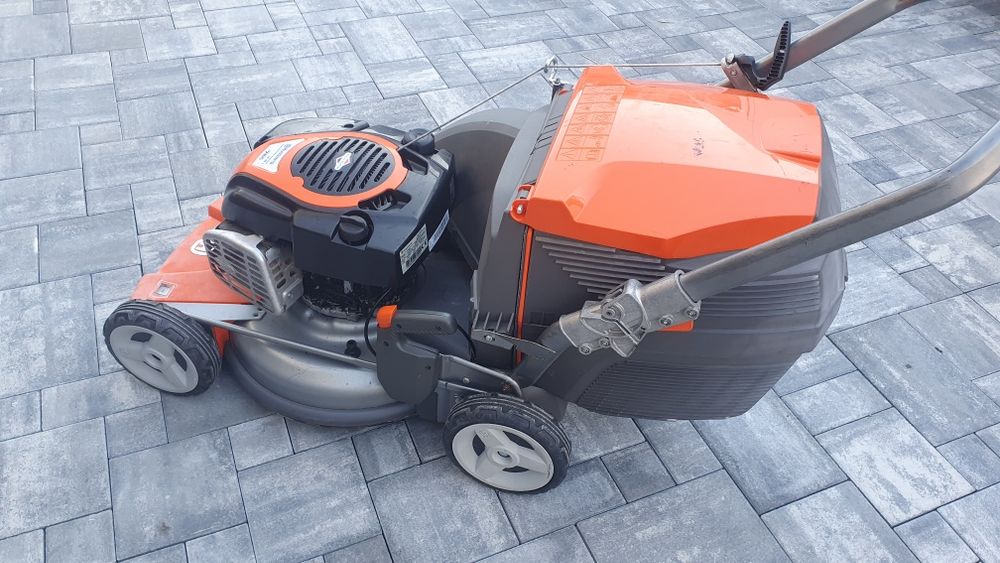 Kosiarka spalinowa z napędem Husgvarna LC 48 e