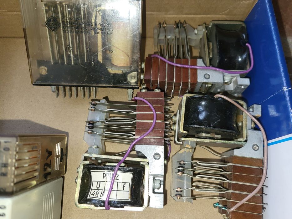 Przekaźniki 10szt relog 2 rh 60 itp