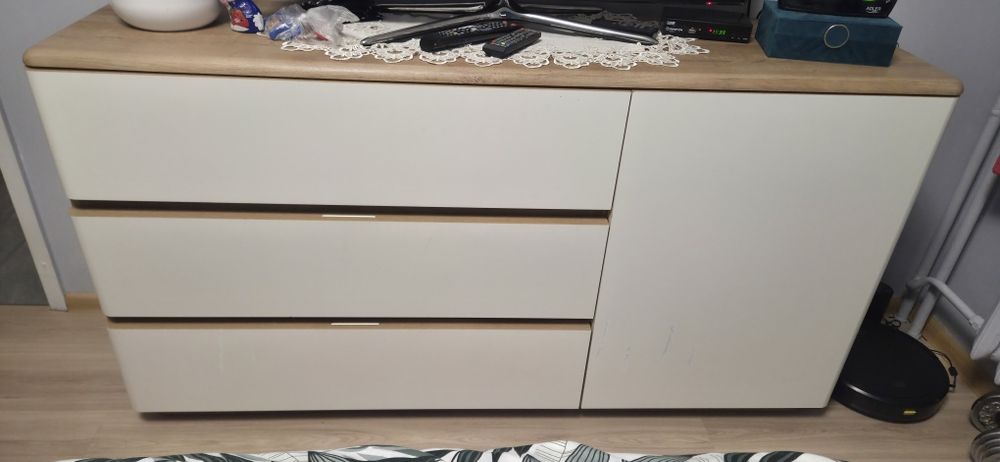 Sprzedam komplet komodę i szafę.