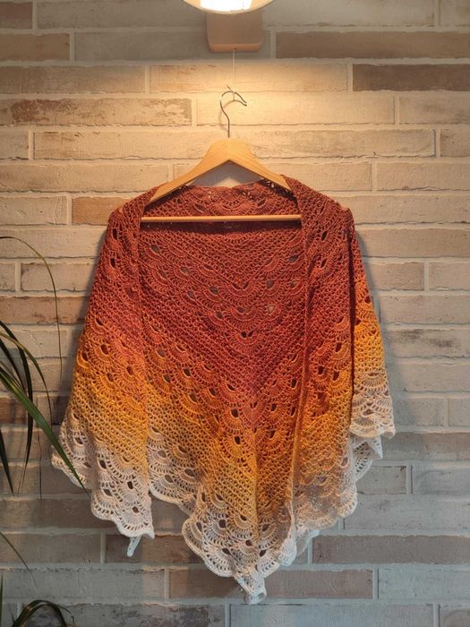 Rękodzieło, chusta ręcznie robiona, brązowo pomarańczowa