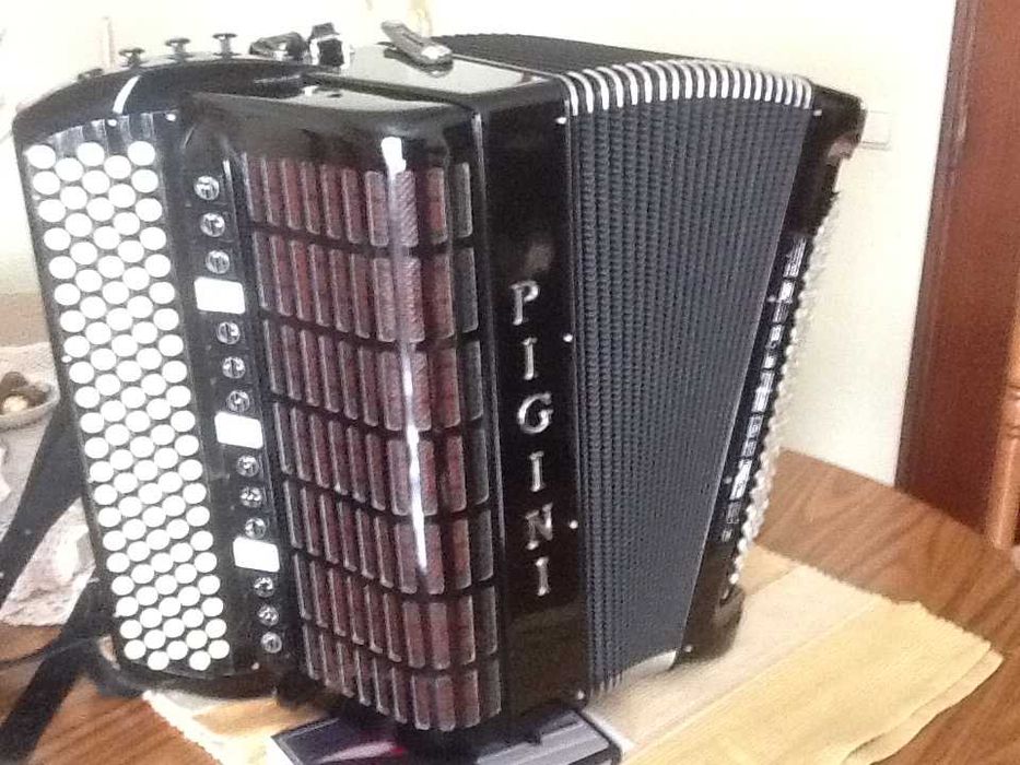 Acordeão PIGINI para venda