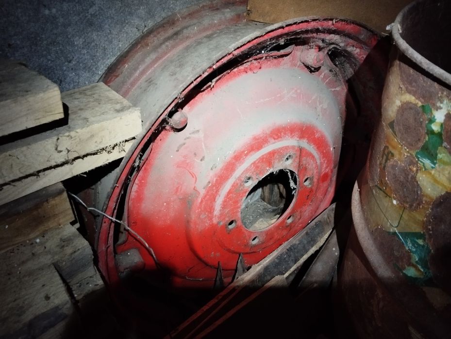 Трактор т-25 з причепом