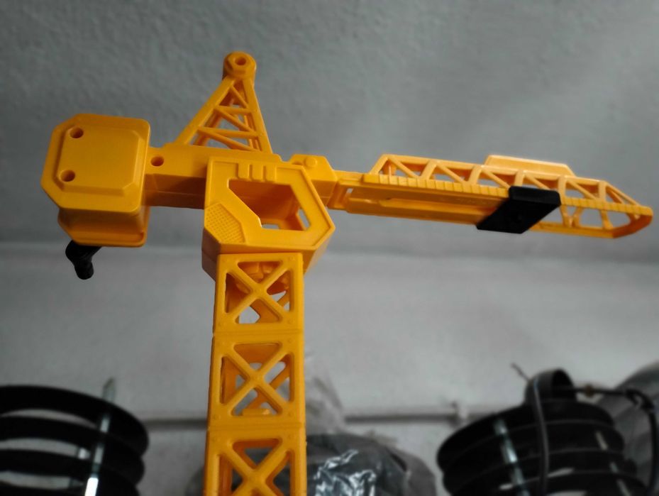 Grua Brinquedo em bom estado