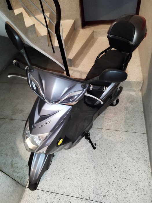 Mota elétrica Seventeen 250w, Lítio 40, Demop, capacete e aloquete