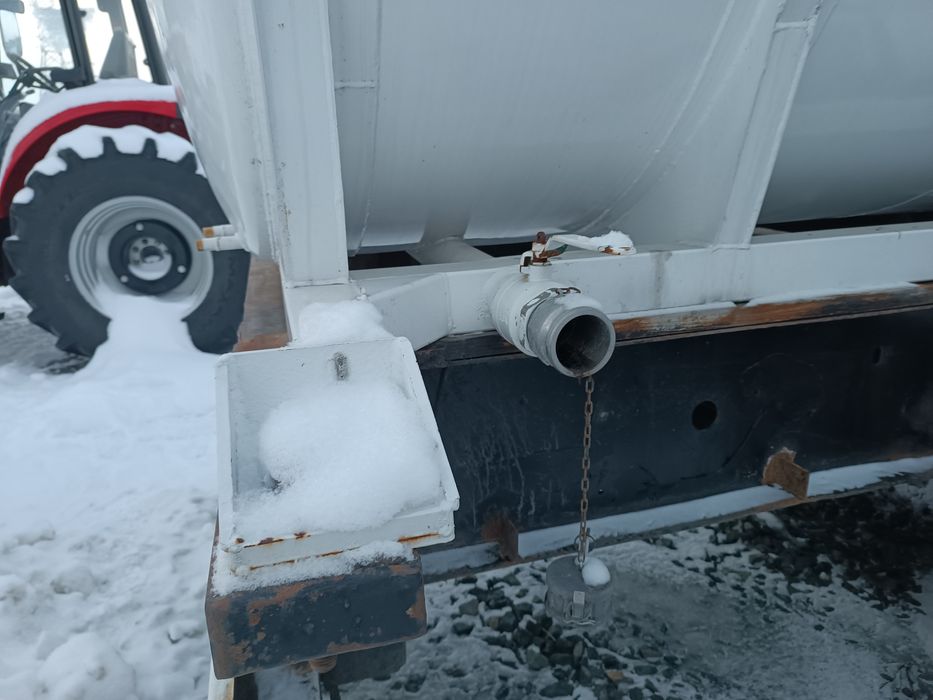 Автоцистерна бочка напівпричіп під олію