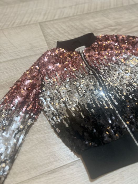 Кофта H&M з паєтками 146 р