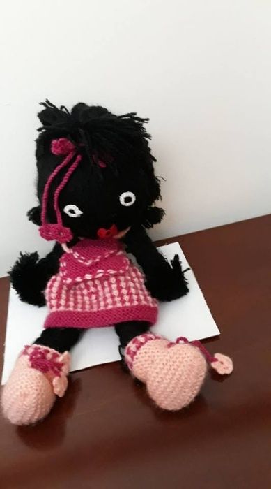 Boneca de lã feita à mão