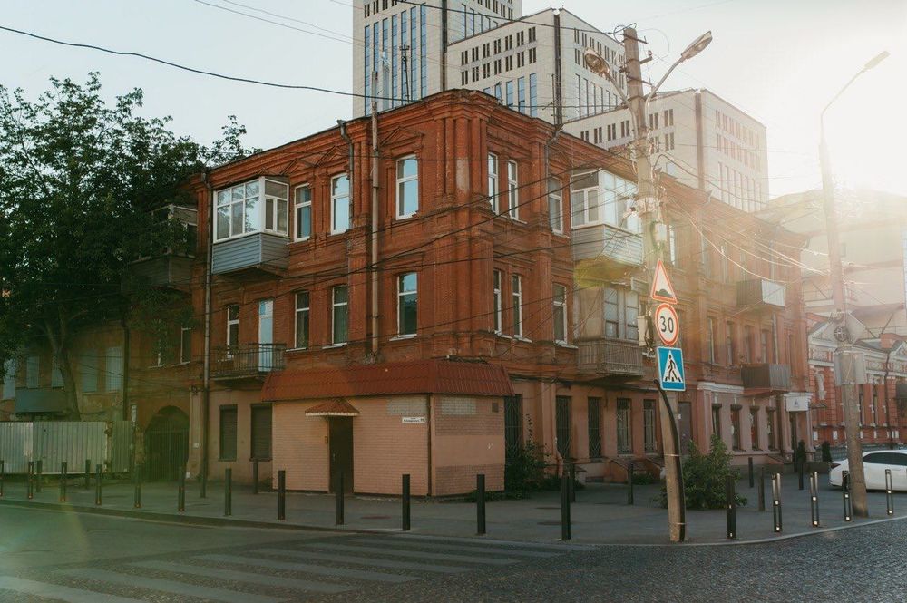 ПРОДАЖ!Будівля в самому центрі міста,біля Менори та Успенської площі