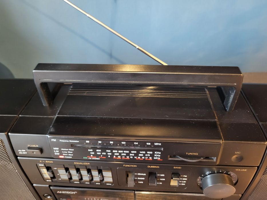 Boombox Anitech STRR