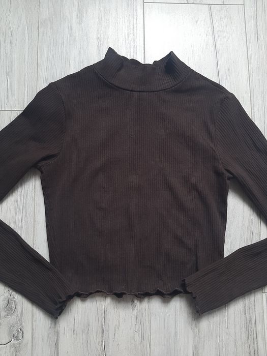 brązowa bluzka z dlugim rekawem