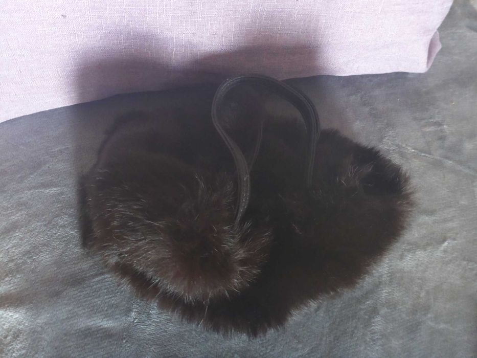 FIORETTI Mala castanha de mão - pelo genuíno de animal, com 2 pompons