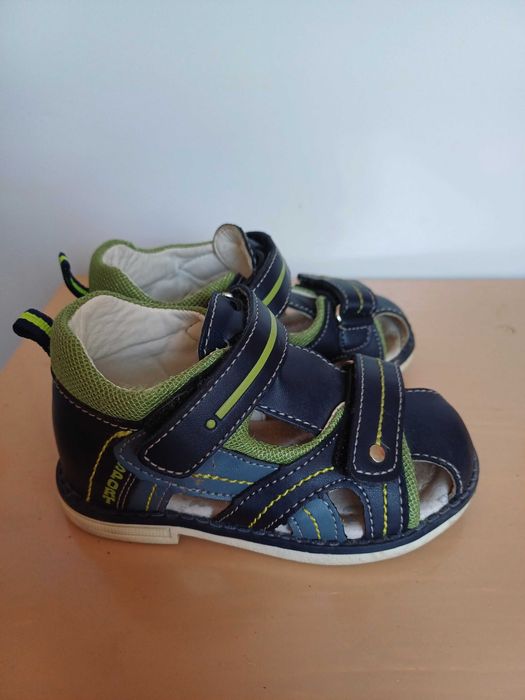 Дитячі босоніжки