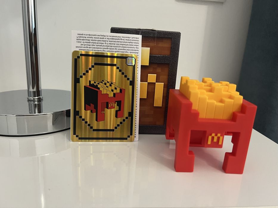 Figura minecraft + codigo - McDonalds
