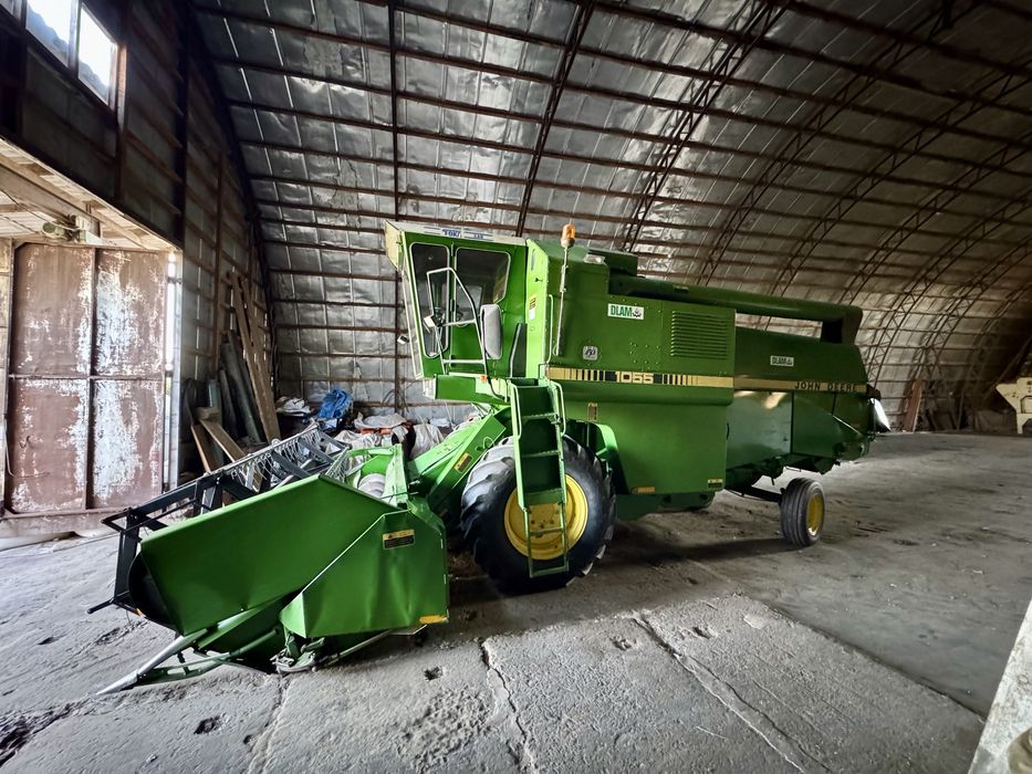 Комбайн John Deere 1055