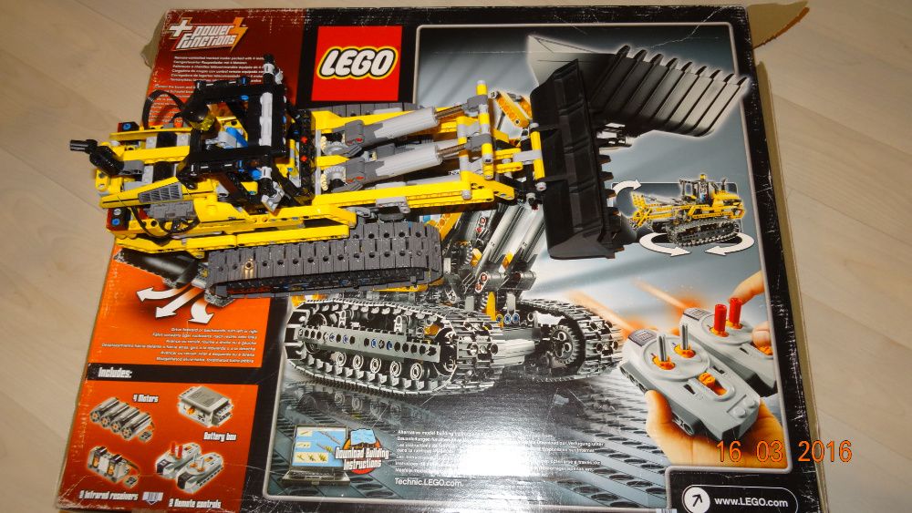 Lego Technic 8043 - Motorized Excavator - 2010r