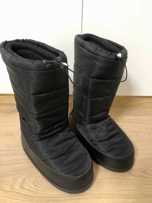 мунбути Love Moschino