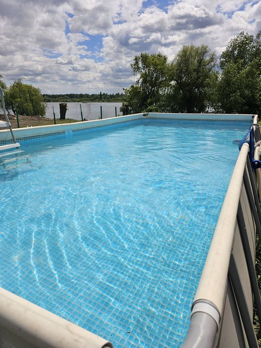 Будинок з Басейном на водосховищі для відпочинку та рибалки
