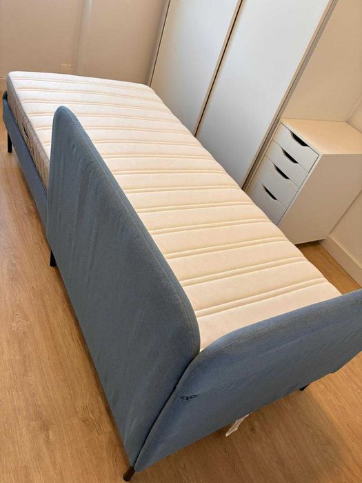 Cama BLAKULLEN e colchão HAMARVIK solteiro