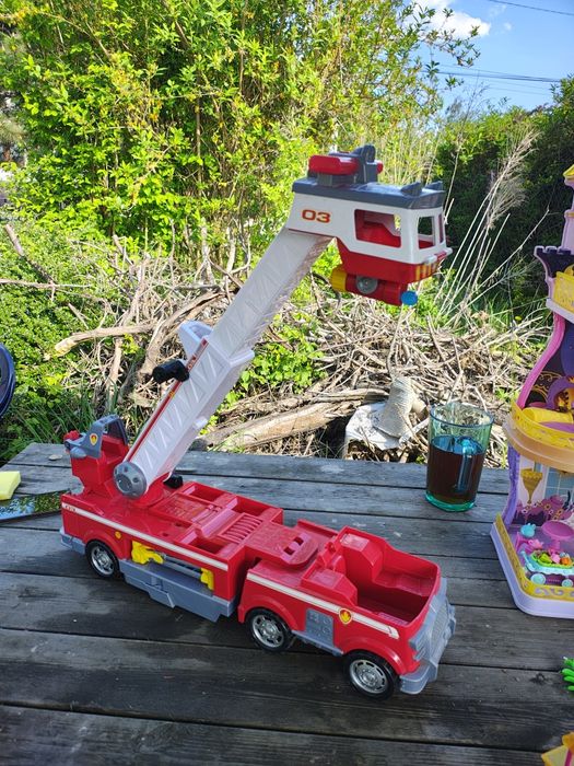 Wóz strażacki psi patrol, samochód ULTIMATE FIRE TRUCK
WIELKI WÓZ STRA