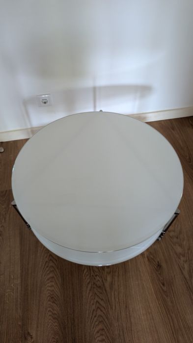 Mesa de centro com rodas