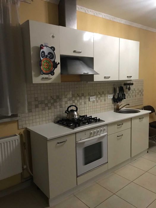 Здам будинок 2 поверхи ,80 м 3 Слобідська,є заїзд